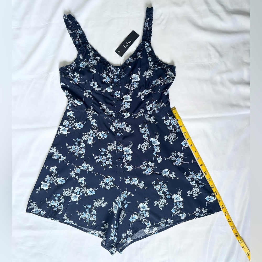 NWT Lulus With Sweetness Floral Print Ruffled Romper - Navy Blue - M - Picture 12 of 15